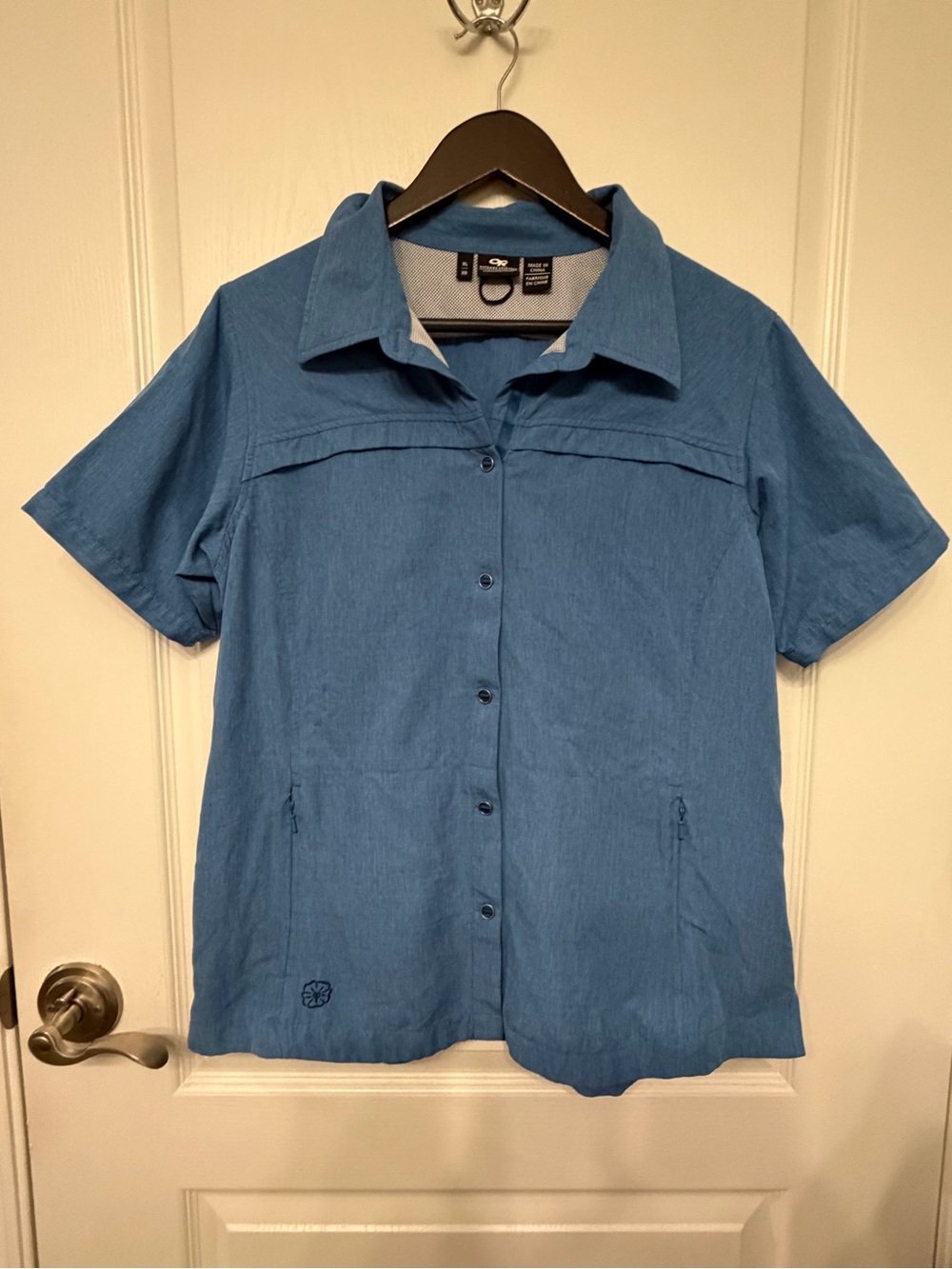 Women’s Outdoor Research Short-Sleeve Blue Button-Up Shirt SPF 50 & Pockets! XL